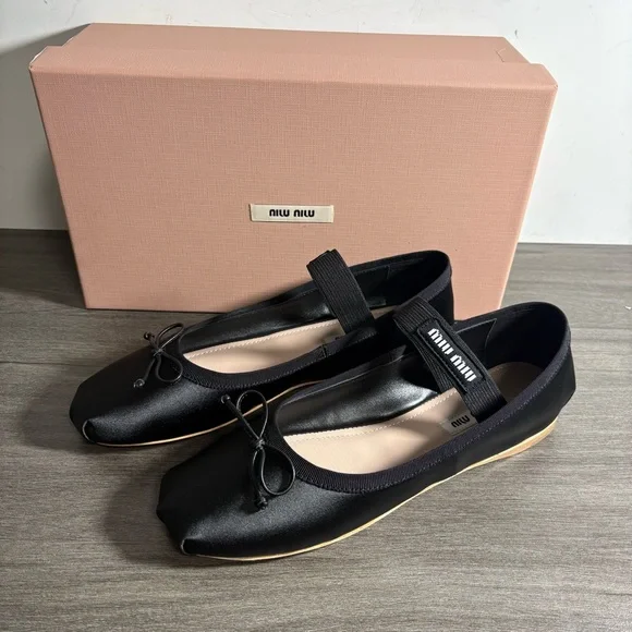Miu Miu Black Satin Square-Toe Ballet Flats with Elastic Strap and Bow - Picture 3 of 6